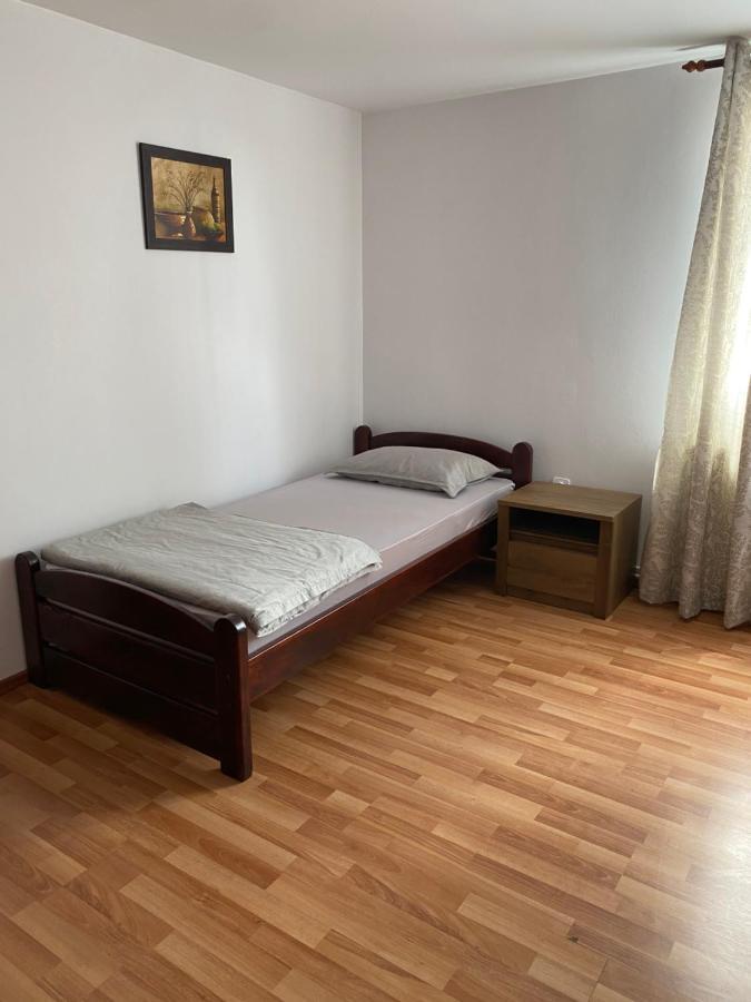 Pensiunea Martuca Surdesti  Ngoại thất bức ảnh